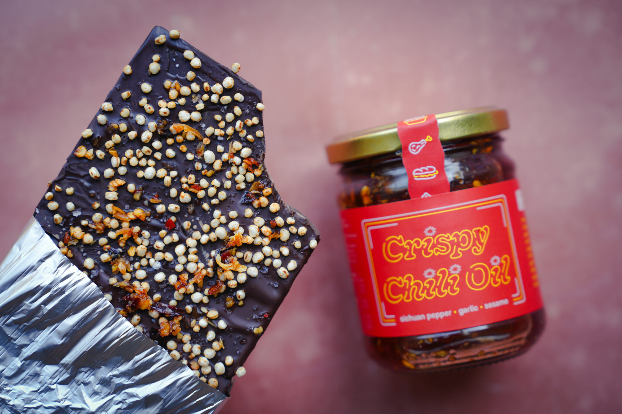 chocoladereep met crispy chili oil